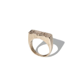 TOUCH THE EARTH 1.3 - Earth Cast chunky signet ring