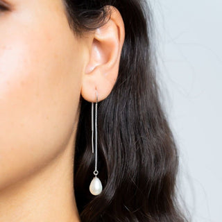 CASQUILLO pearl threader drop earrings