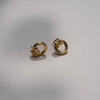 GUSTO KNOTTED stud earrings, gold-plated