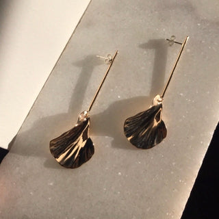 AMMA long drop earrings, gold-plated