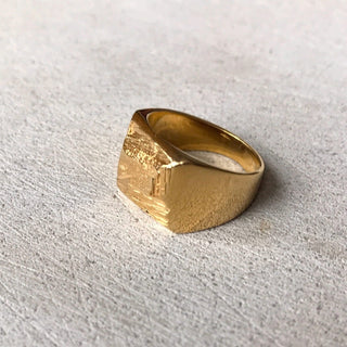 LOZEN chunky signet ring, gold plated