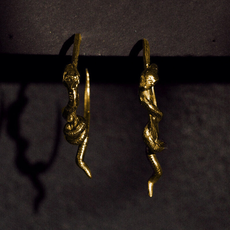 Share 199+ gold snake earrings latest