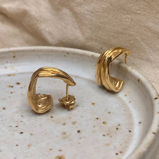 LAMELLA chunky huggie hoop earrings, 9ct gold