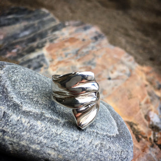 THE SHELL chunky ring, silver