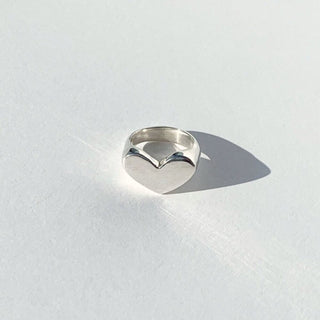 LATIDO chunky heart signet ring, silver