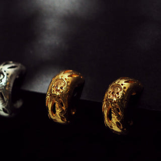 MONTONI SKULL chunky midi hoop earrings, 9ct gold