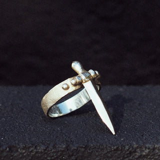 BEAUVEAU DAGGER ring, silver