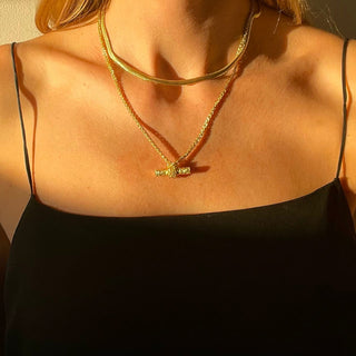 KNOTTED T-BAR pendant necklace, gold-plated