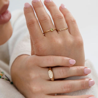 ESSENTIALS gemstone ring